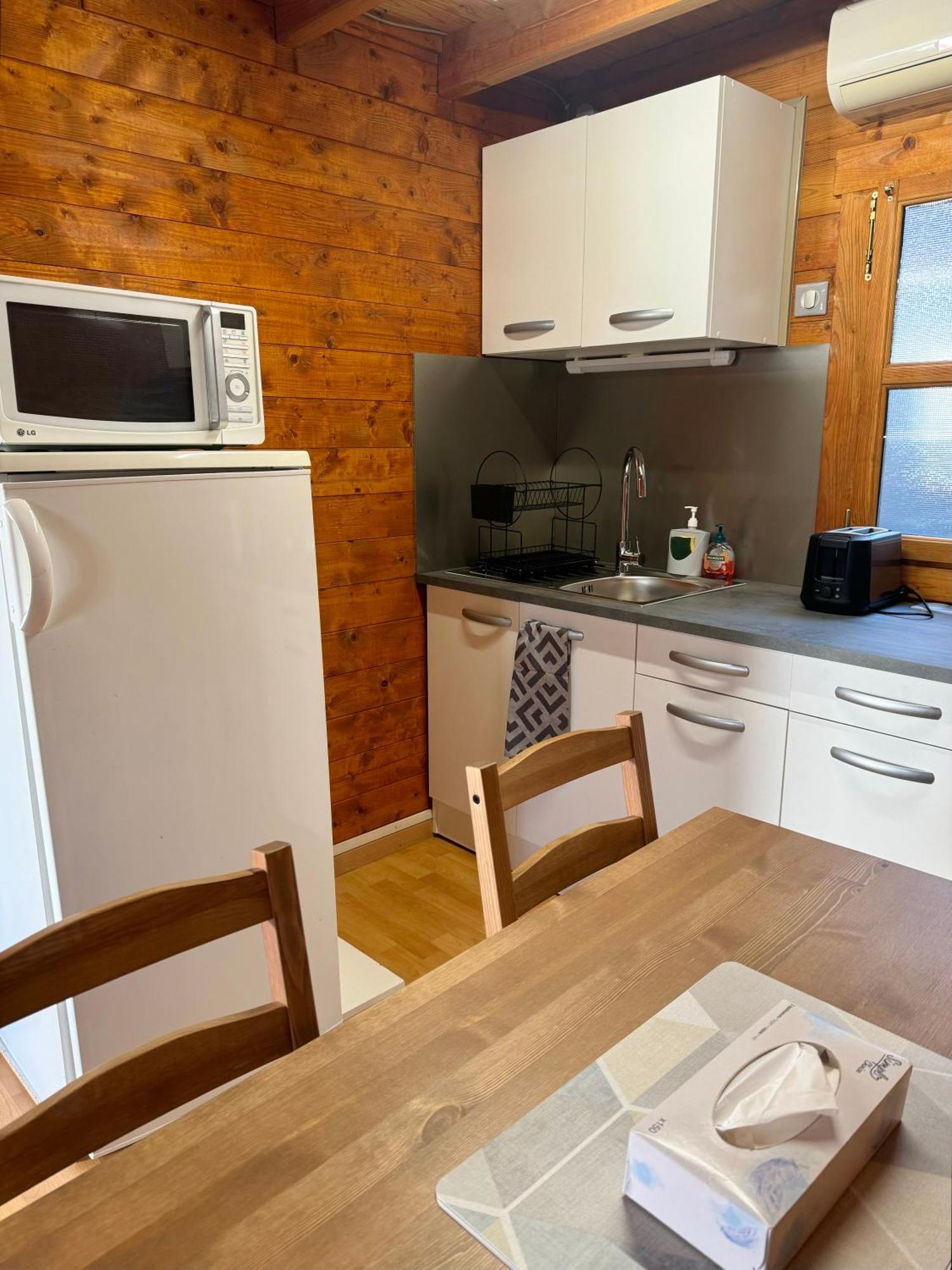 Cozy Cottage Paris Suburb! Μπομπινί Εξωτερικό φωτογραφία